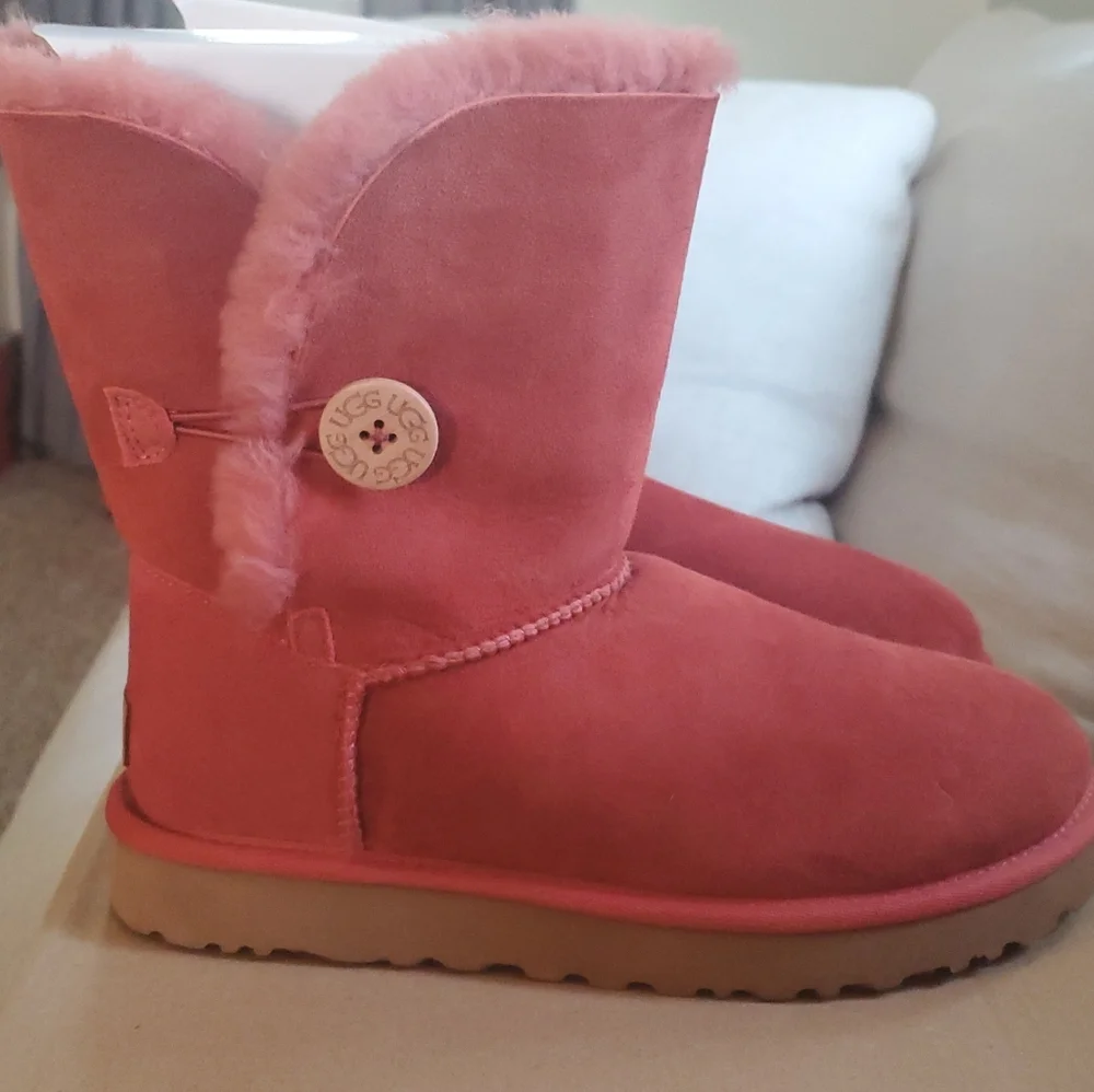 UGG Pink Button-Trim Classic Short Boots